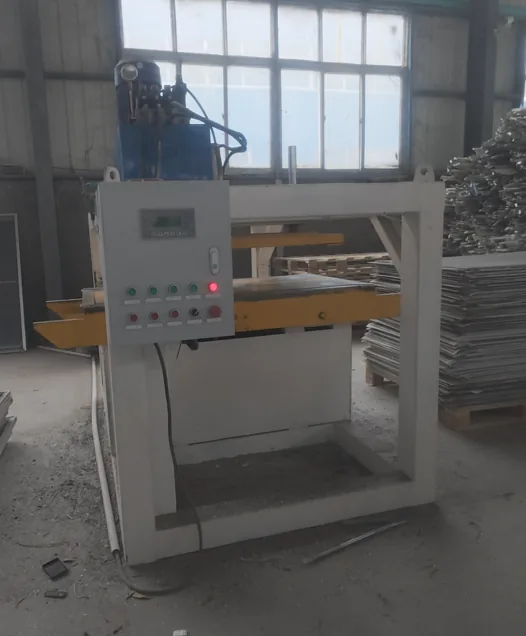Automatic solar panel aluminum frame removal machine